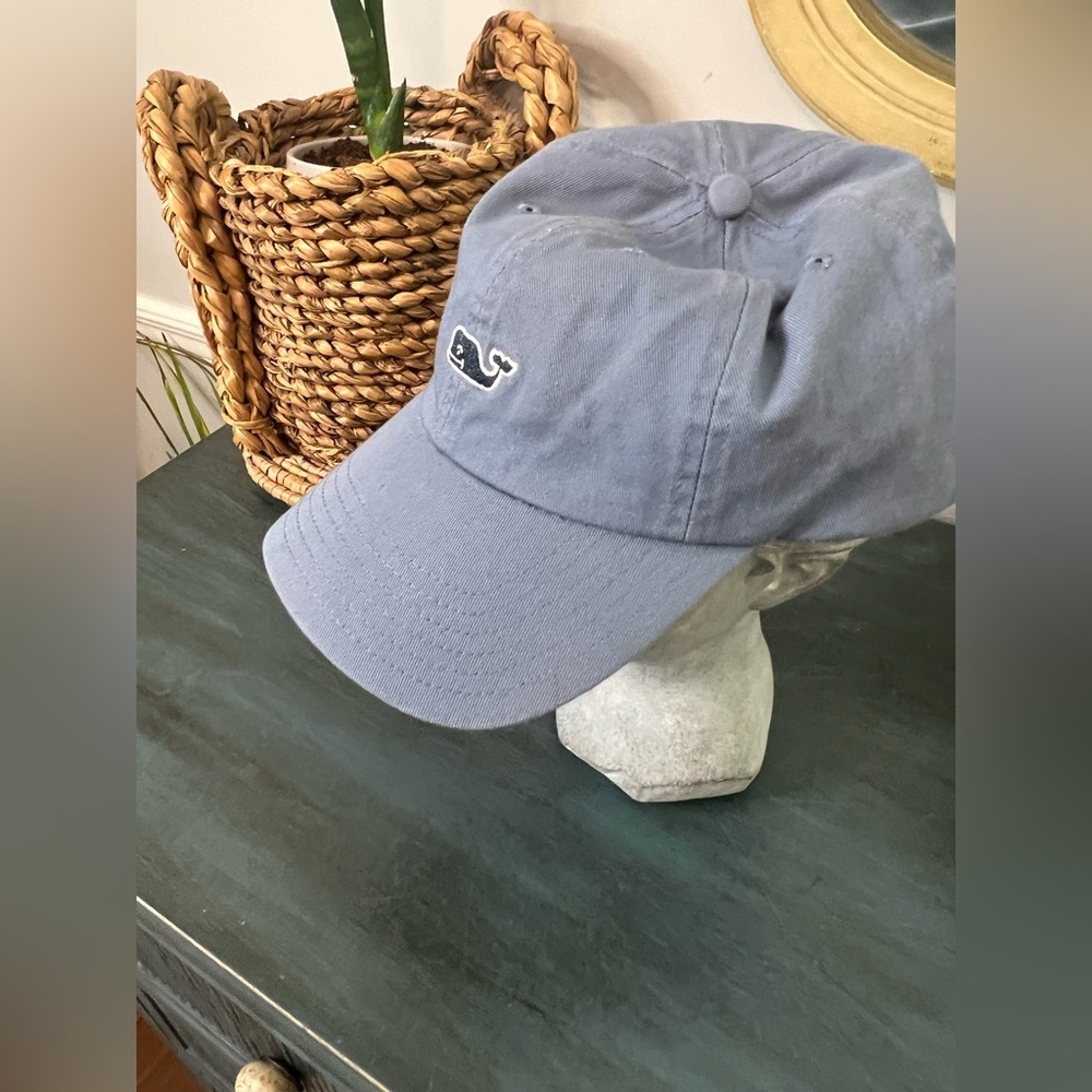 Vineyard Vines, Blue Logo whale